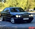 Черный Мерседес Е-Класс, объемом двигателя 4 л и пробегом 333 тыс. км за 2200 $, фото 1 на Automoto.ua