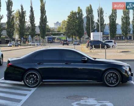 Чорний Мерседес Е-Клас, об'ємом двигуна 2 л та пробігом 61 тис. км за 38500 $, фото 5 на Automoto.ua