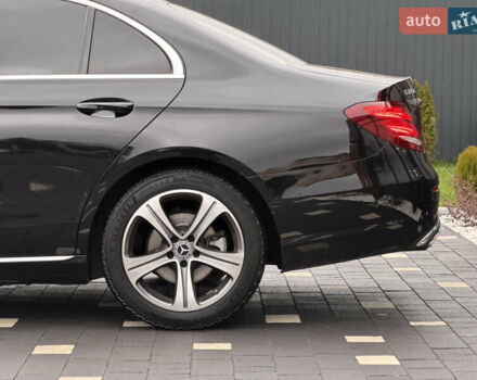 Чорний Мерседес Е-Клас, об'ємом двигуна 2 л та пробігом 204 тис. км за 31500 $, фото 4 на Automoto.ua