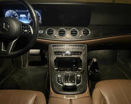 Черный Мерседес Е-Класс, объемом двигателя 2 л и пробегом 39 тыс. км за 7000 $, фото 8 на Automoto.ua