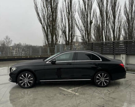 Чорний Мерседес Е-Клас, об'ємом двигуна 2 л та пробігом 67 тис. км за 39000 $, фото 1 на Automoto.ua