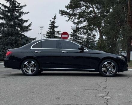 Чорний Мерседес Е-Клас, об'ємом двигуна 2 л та пробігом 109 тис. км за 32900 $, фото 5 на Automoto.ua