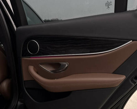 Чорний Мерседес Е-Клас, об'ємом двигуна 2 л та пробігом 67 тис. км за 39000 $, фото 30 на Automoto.ua
