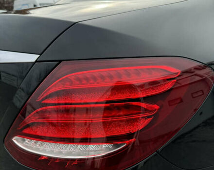 Чорний Мерседес Е-Клас, об'ємом двигуна 1.95 л та пробігом 215 тис. км за 29999 $, фото 8 на Automoto.ua