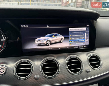 Чорний Мерседес Е-Клас, об'ємом двигуна 2 л та пробігом 204 тис. км за 31500 $, фото 62 на Automoto.ua