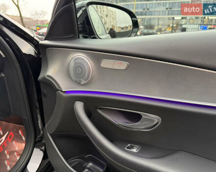 Чорний Мерседес Е-Клас, об'ємом двигуна 2 л та пробігом 204 тис. км за 31500 $, фото 42 на Automoto.ua