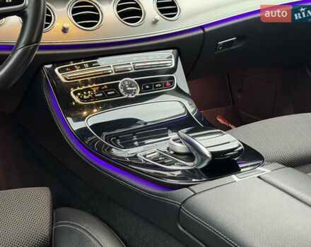 Чорний Мерседес Е-Клас, об'ємом двигуна 2 л та пробігом 204 тис. км за 31500 $, фото 38 на Automoto.ua
