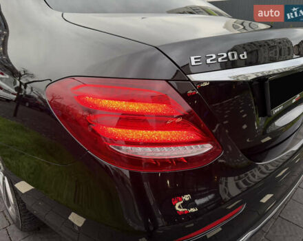 Чорний Мерседес Е-Клас, об'ємом двигуна 2 л та пробігом 204 тис. км за 31500 $, фото 14 на Automoto.ua