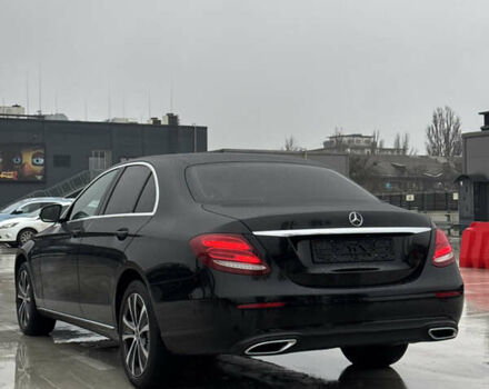 Чорний Мерседес Е-Клас, об'ємом двигуна 2 л та пробігом 67 тис. км за 39000 $, фото 3 на Automoto.ua