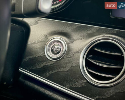 Черный Мерседес Е-Класс, объемом двигателя 1.99 л и пробегом 95 тыс. км за 31700 $, фото 35 на Automoto.ua