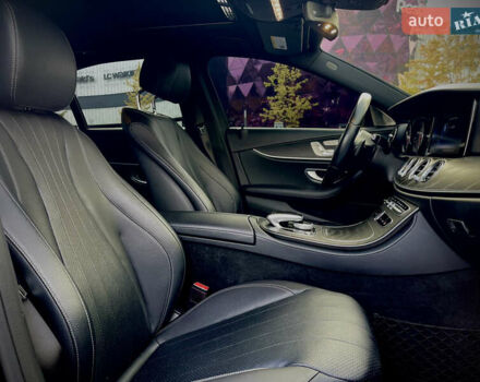 Черный Мерседес Е-Класс, объемом двигателя 1.99 л и пробегом 95 тыс. км за 31700 $, фото 28 на Automoto.ua