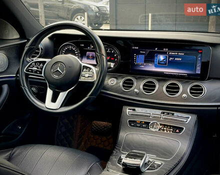 Черный Мерседес Е-Класс, объемом двигателя 1.99 л и пробегом 95 тыс. км за 31700 $, фото 26 на Automoto.ua