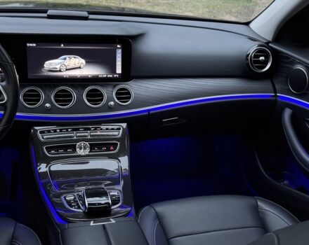 Чорний Мерседес Е-Клас, об'ємом двигуна 2 л та пробігом 109 тис. км за 32900 $, фото 12 на Automoto.ua