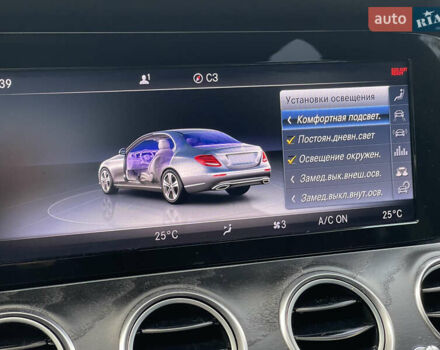 Черный Мерседес Е-Класс, объемом двигателя 1.99 л и пробегом 95 тыс. км за 31700 $, фото 47 на Automoto.ua