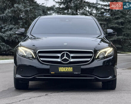 Черный Мерседес Е-Класс, объемом двигателя 1.95 л и пробегом 109 тыс. км за 32900 $, фото 3 на Automoto.ua