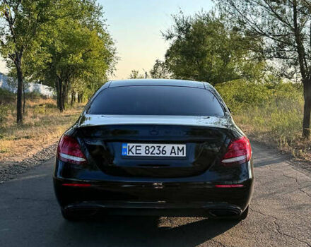 Чорний Мерседес Е-Клас, об'ємом двигуна 2.2 л та пробігом 206 тис. км за 35000 $, фото 5 на Automoto.ua
