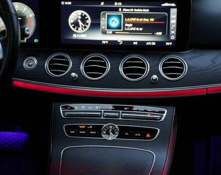 Черный Мерседес Е-Класс, объемом двигателя 2 л и пробегом 64 тыс. км за 45000 $, фото 15 на Automoto.ua