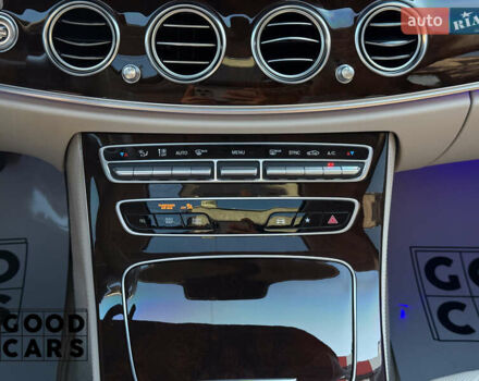 Черный Мерседес Е-Класс, объемом двигателя 1.99 л и пробегом 54 тыс. км за 50000 $, фото 32 на Automoto.ua