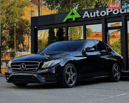 Черный Мерседес Е-Класс, объемом двигателя 1.95 л и пробегом 105 тыс. км за 38900 $, фото 2 на Automoto.ua