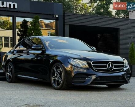Черный Мерседес Е-Класс, объемом двигателя 1.95 л и пробегом 105 тыс. км за 38900 $, фото 3 на Automoto.ua
