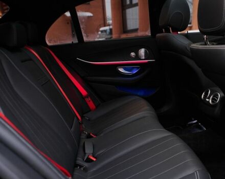 Черный Мерседес Е-Класс, объемом двигателя 2 л и пробегом 64 тыс. км за 45000 $, фото 16 на Automoto.ua