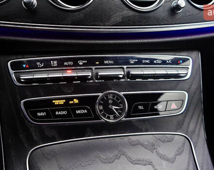 Чорний Мерседес Е-Клас, об'ємом двигуна 1.6 л та пробігом 54 тис. км за 37500 $, фото 32 на Automoto.ua