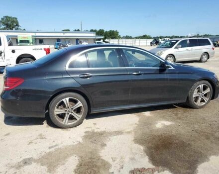 Черный Мерседес Е-Класс, объемом двигателя 0 л и пробегом 107 тыс. км за 7100 $, фото 3 на Automoto.ua