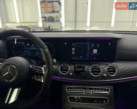 Черный Мерседес Е-Класс, объемом двигателя 1.95 л и пробегом 150 тыс. км за 47777 $, фото 80 на Automoto.ua