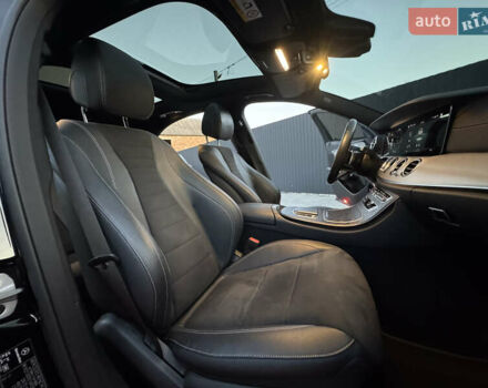 Черный Мерседес Е-Класс, объемом двигателя 1.95 л и пробегом 70 тыс. км за 66500 $, фото 99 на Automoto.ua