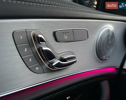 Черный Мерседес Е-Класс, объемом двигателя 1.95 л и пробегом 70 тыс. км за 66500 $, фото 65 на Automoto.ua