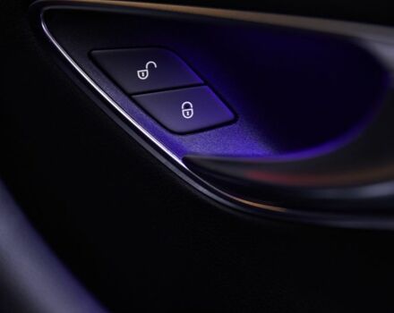 Черный Мерседес Е-Класс, объемом двигателя 2 л и пробегом 64 тыс. км за 45000 $, фото 17 на Automoto.ua