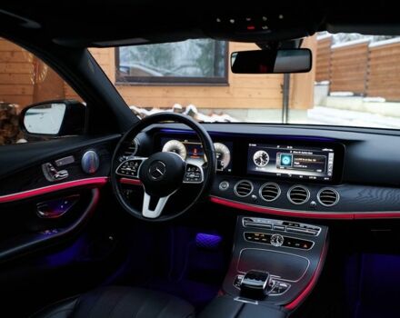 Черный Мерседес Е-Класс, объемом двигателя 2 л и пробегом 64 тыс. км за 45000 $, фото 18 на Automoto.ua