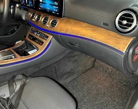 Чорний Мерседес Е-Клас, об'ємом двигуна 2 л та пробігом 92 тис. км за 36500 $, фото 8 на Automoto.ua