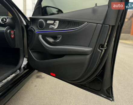 Черный Мерседес Е-Класс, объемом двигателя 2 л и пробегом 78 тыс. км за 50000 $, фото 65 на Automoto.ua