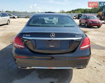 Чорний Мерседес Е-Клас, об'ємом двигуна 2 л та пробігом 107 тис. км за 9000 $, фото 5 на Automoto.ua