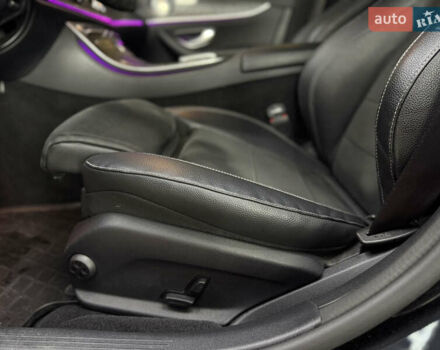 Черный Мерседес Е-Класс, объемом двигателя 1.95 л и пробегом 150 тыс. км за 47777 $, фото 62 на Automoto.ua