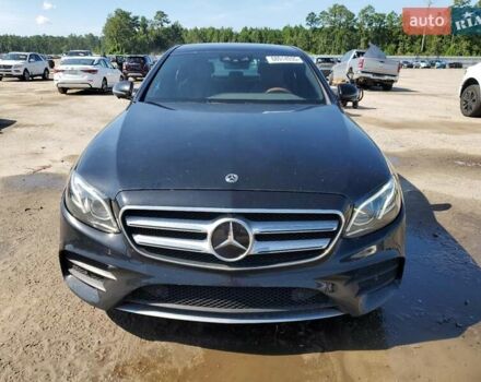 Чорний Мерседес Е-Клас, об'ємом двигуна 2 л та пробігом 107 тис. км за 9000 $, фото 4 на Automoto.ua