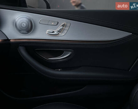 Черный Мерседес Е-Класс, объемом двигателя 1.95 л и пробегом 70 тыс. км за 66500 $, фото 103 на Automoto.ua