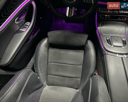 Черный Мерседес Е-Класс, объемом двигателя 1.95 л и пробегом 150 тыс. км за 47777 $, фото 87 на Automoto.ua