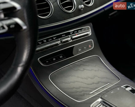Черный Мерседес Е-Класс, объемом двигателя 2 л и пробегом 78 тыс. км за 50000 $, фото 43 на Automoto.ua