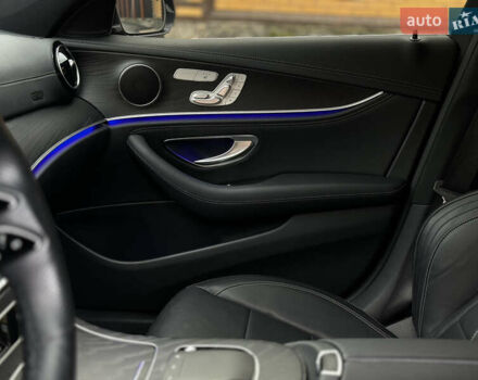 Черный Мерседес Е-Класс, объемом двигателя 2 л и пробегом 78 тыс. км за 50000 $, фото 46 на Automoto.ua