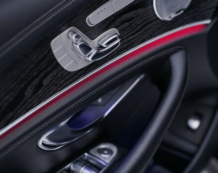 Черный Мерседес Е-Класс, объемом двигателя 2 л и пробегом 64 тыс. км за 45000 $, фото 22 на Automoto.ua