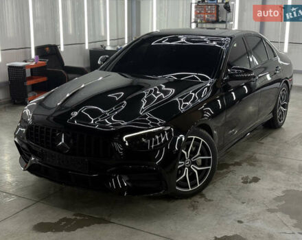 Черный Мерседес Е-Класс, объемом двигателя 1.95 л и пробегом 150 тыс. км за 47777 $, фото 1 на Automoto.ua