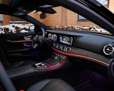 Черный Мерседес Е-Класс, объемом двигателя 2 л и пробегом 64 тыс. км за 45000 $, фото 20 на Automoto.ua