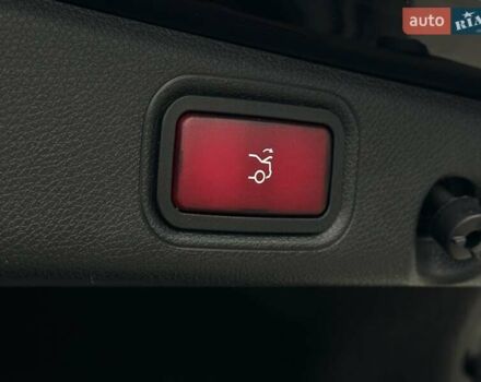 Черный Мерседес Е-Класс, объемом двигателя 1.99 л и пробегом 119 тыс. км за 33900 $, фото 17 на Automoto.ua