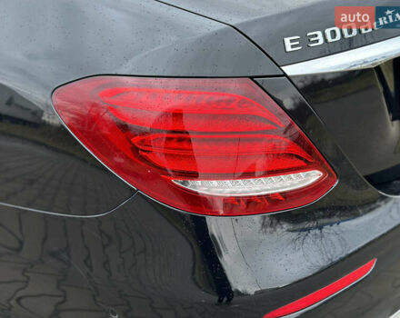 Чорний Мерседес Е-Клас, об'ємом двигуна 1.95 л та пробігом 112 тис. км за 38400 $, фото 10 на Automoto.ua