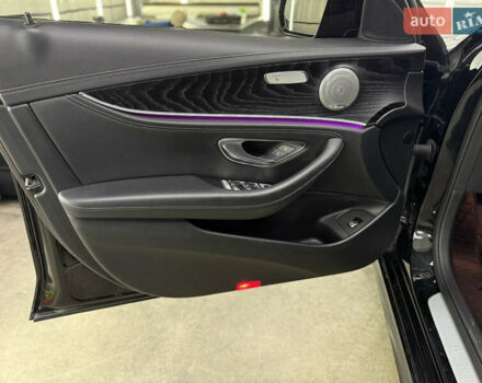 Черный Мерседес Е-Класс, объемом двигателя 1.95 л и пробегом 150 тыс. км за 47777 $, фото 58 на Automoto.ua