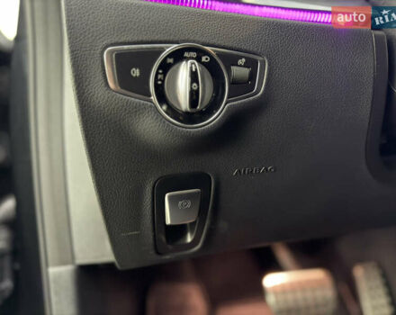 Черный Мерседес Е-Класс, объемом двигателя 1.95 л и пробегом 150 тыс. км за 47777 $, фото 60 на Automoto.ua