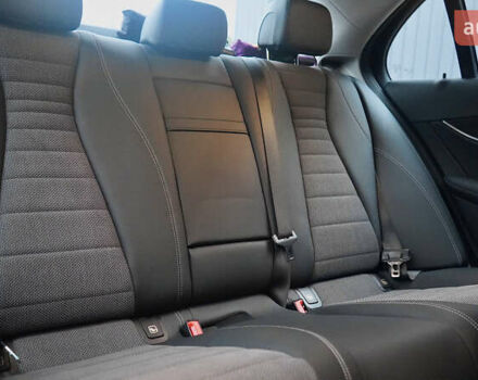 Чорний Мерседес Е-Клас, об'ємом двигуна 1.6 л та пробігом 54 тис. км за 37500 $, фото 38 на Automoto.ua