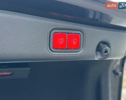 Чорний Мерседес Е-Клас, об'ємом двигуна 1.95 л та пробігом 112 тис. км за 38400 $, фото 18 на Automoto.ua